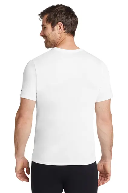 424Wx635H-9218-White-2-NKBQ5231WhiteModelBack4.webp