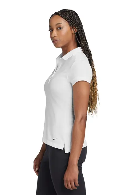 424Wx635H-7040-White-4-746100WhiteModelSide3 (1).webp