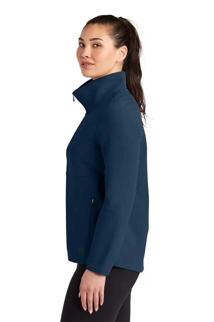 60278_RiverBlNv-4-LOG740RiverBlNvModelSide_1200W.webp
